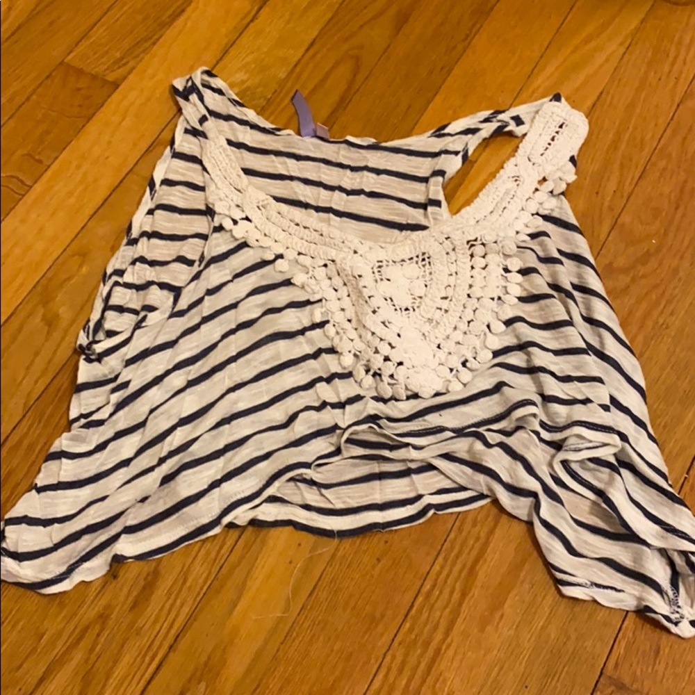 Emma and Sam crop top. Size xs